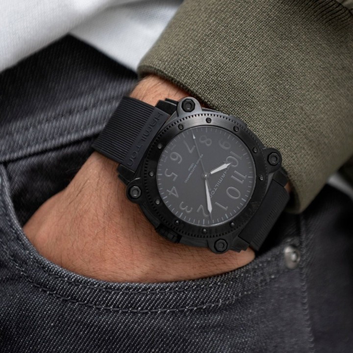 Bild von Hamilton Khaki Navy BeLOWZERO Auto Titanium