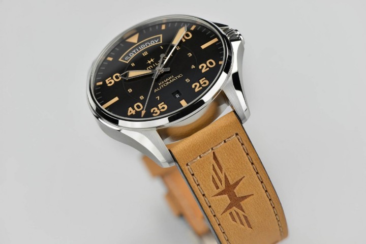 Bild von Hamilton Khaki Aviation Pilot Day Date