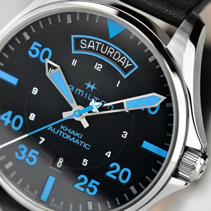 Bild von Hamilton Khaki Aviation Pilot Day Date Air Zermatt