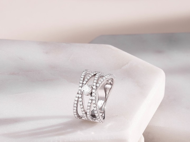 Bild von Ring LOEE aus Weißgold mit Diamanten