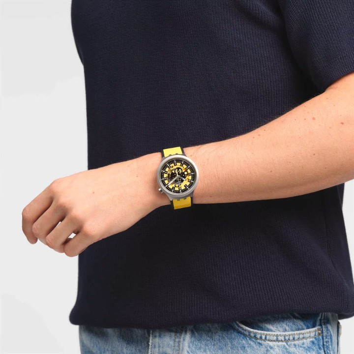 Bild von Swatch Bolden Yellow
