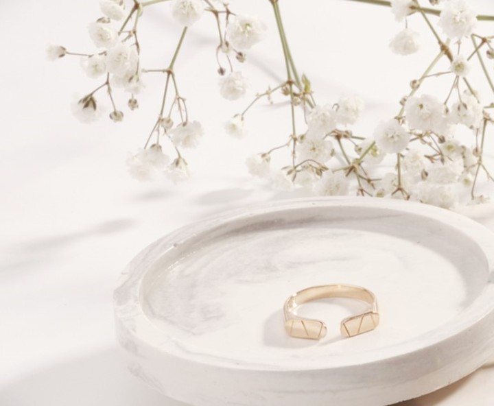 Bild von Ring LOEE AVA aus Gelbgold