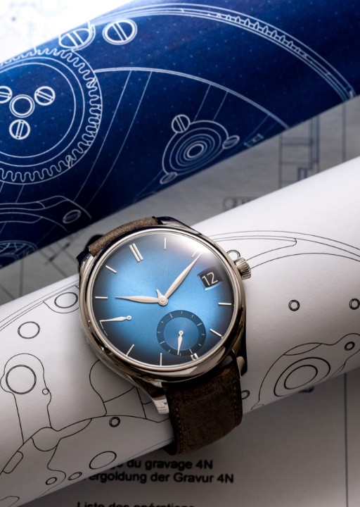 Bild von H. Moser & Cie Endeavour Perpetual Calendar Funky Blue