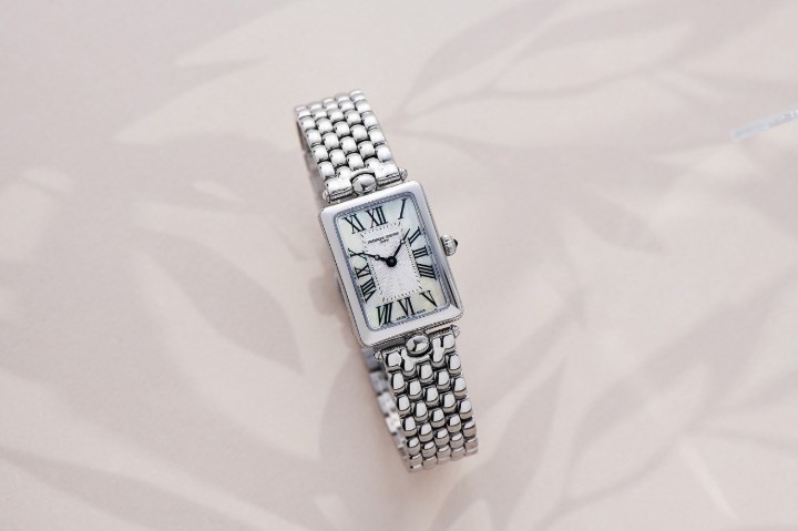 Bild von Frederique Constant Classics Art Deco Carrée