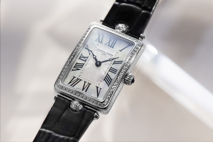 Bild von Frederique Constant Classics Art Deco Carrée