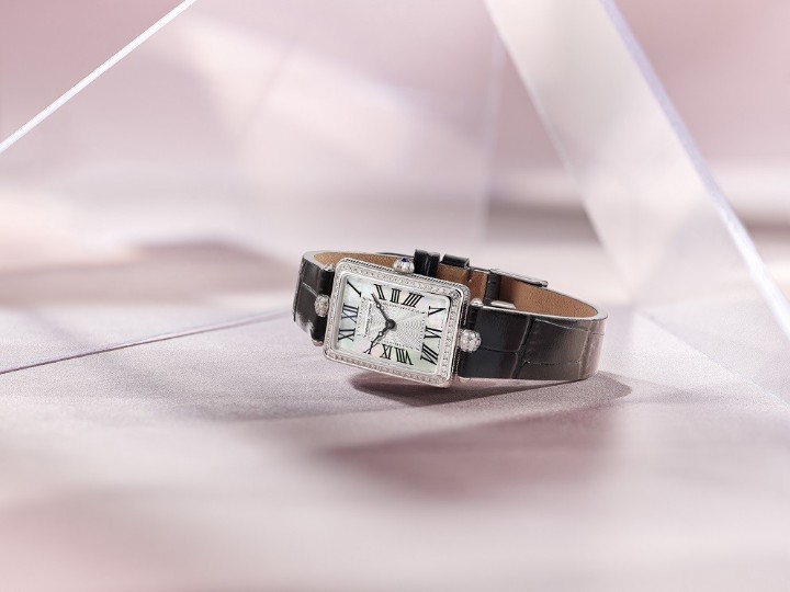 Bild von Frederique Constant Classics Art Deco Carrée
