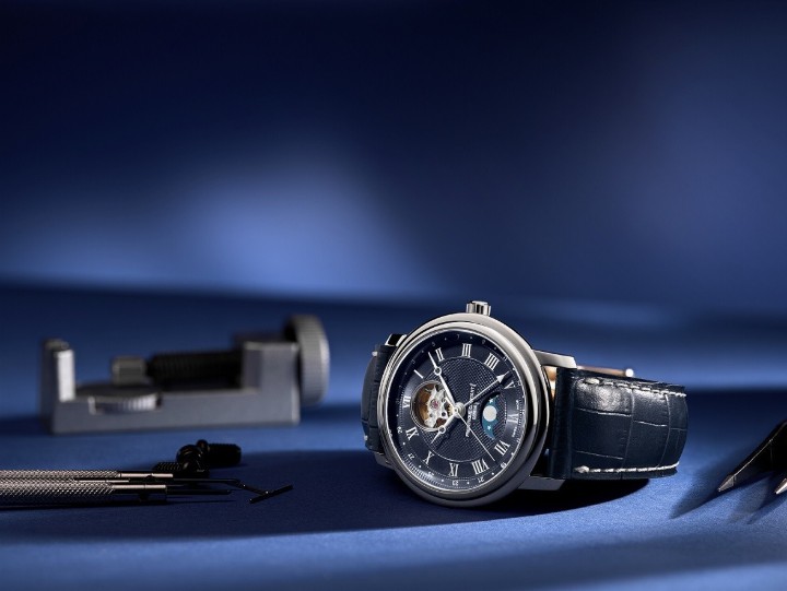 Bild von Frederique Constant Classics Heart Beat Moonphase