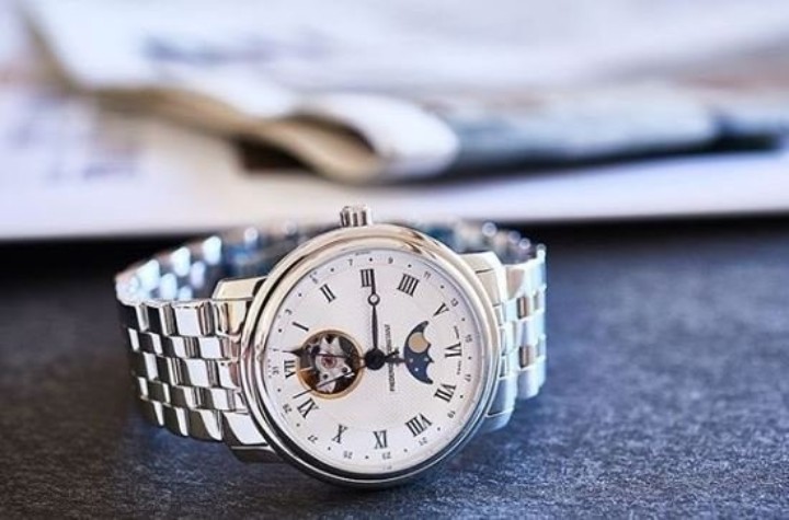 Bild von Frederique Constant Classics Heart Beat Moonphase