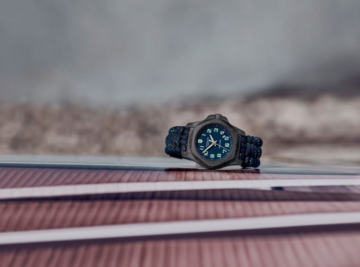 Bild von Victorinox I.N.O.X. Carbon