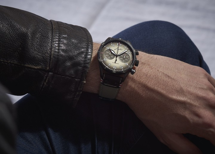 Bild von Junghans Meister Pilot Chronoscope Desert
