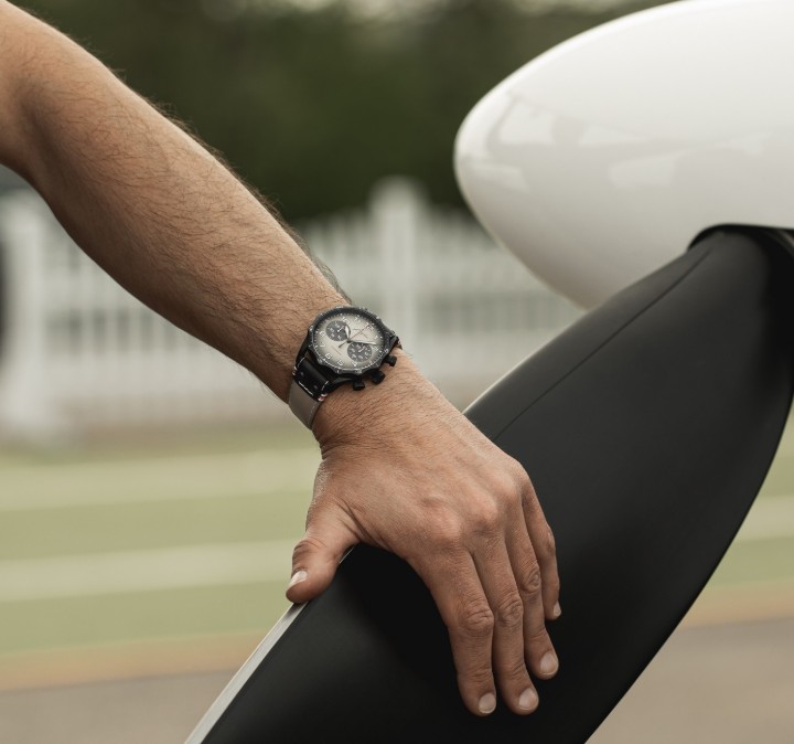 Bild von Junghans Meister Pilot Chronoscope Desert