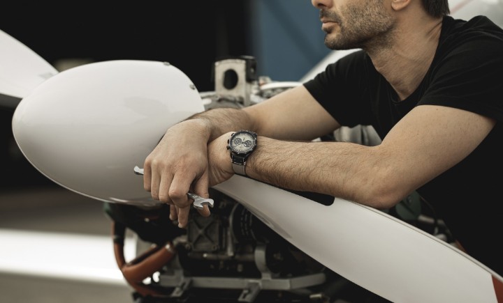 Bild von Junghans Meister Pilot Chronoscope Desert