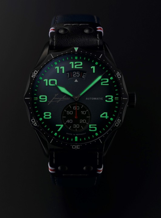 Bild von Junghans Meister Pilot Automatic Navy Blue