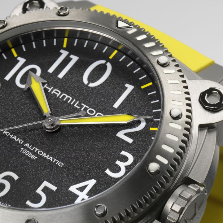 Bild von Hamilton Khaki Navy BeLOWZERO Auto Titanium