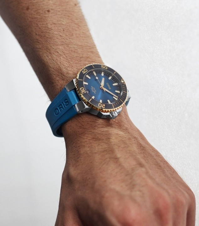 Bild von Oris Aquis Date Calibre 400