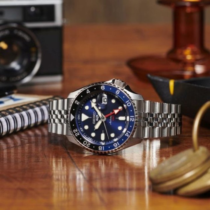 Bild von Seiko 5 Sports 'Blueberry' GMT
