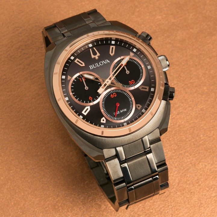 Bild von Bulova CURV Quartz