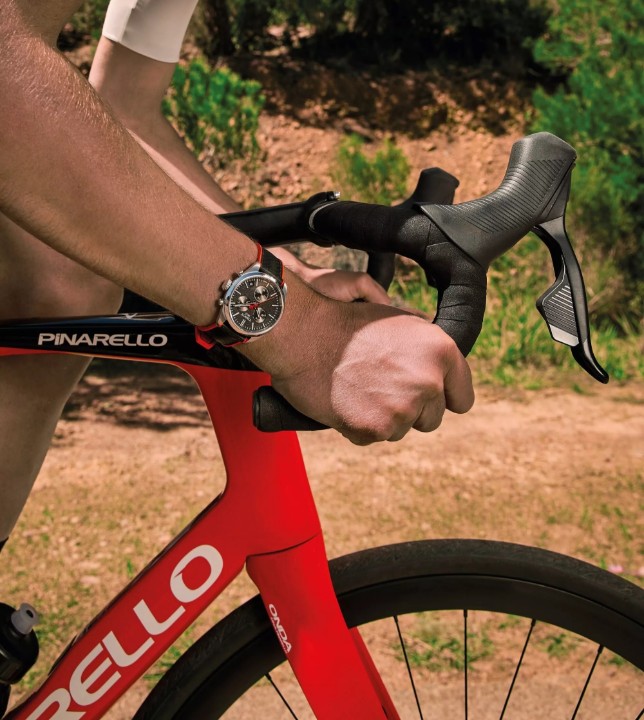 Bild von Tissot PR 100 Chronograph Vuelta Edition 2024