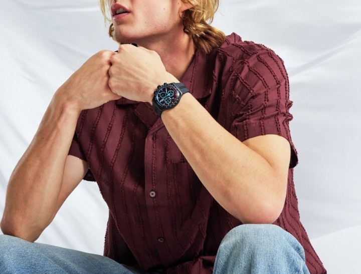 Bild von Swatch Crimson Mystique