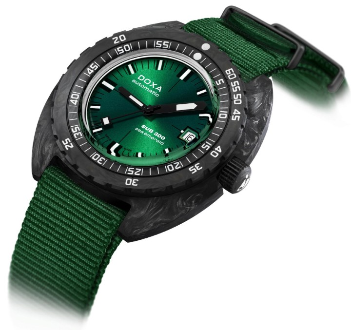 Bild von Doxa SUB 300 Carbon Sea Emerald
