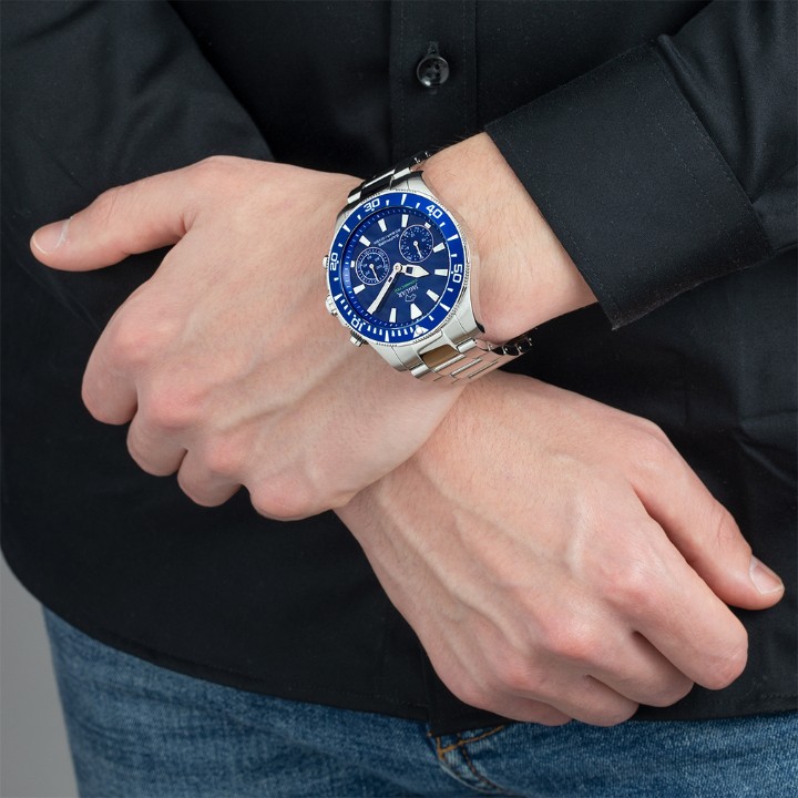 Bild von Jaguar Executive Diver Hybrid