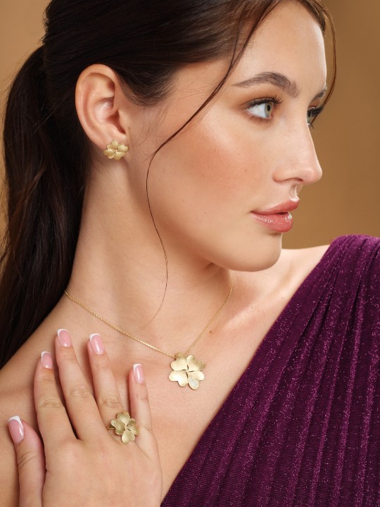 Bild von Ring Loee STARDANCE 2024 aus Gelbgold