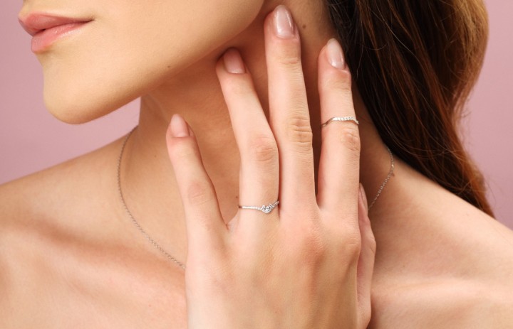 Bild von Ring LOEE Essence aus Weißgold mit Diamanten