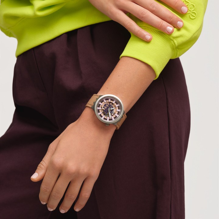 Bild von Swatch Terracotta Tide