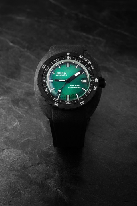 Bild von Doxa SUB 300 Carbon Sea Emerald
