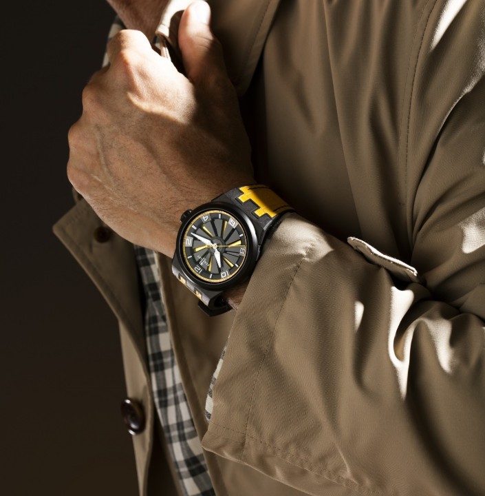 Bild von Perrelet Turbine Carbon Yellow