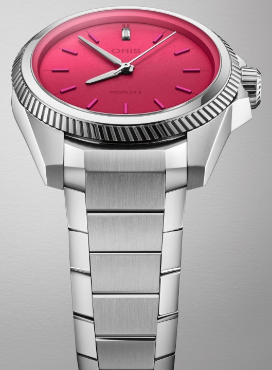 Bild von Oris ProPilot X Miss Piggy Edition
