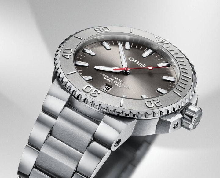 Bild von Oris Aquis Date Relief