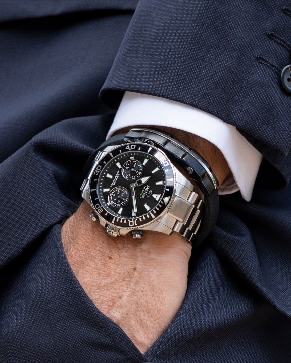 Bild von Jaguar Executive Diver Hybrid