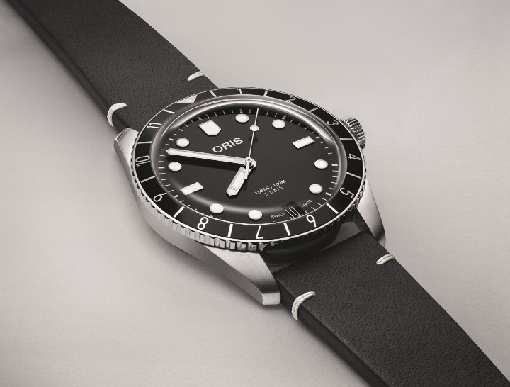 Bild von Oris Divers Sixty-Five 12H Calibre 400