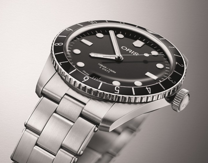 Bild von Oris Divers Sixty-Five 12H Calibre 400