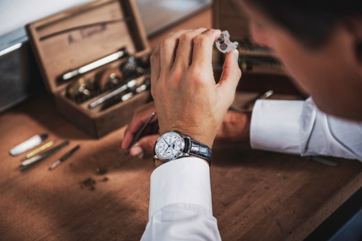 Bild von Union Glashütte 1893 Johannes Dürrstein Edition Moon Phase