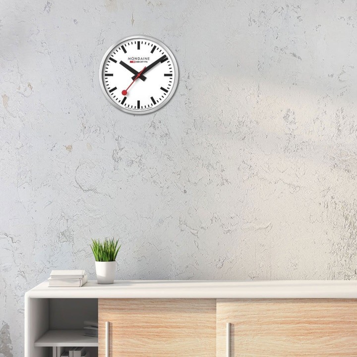 Bild von Wanduhr MONDAINE
