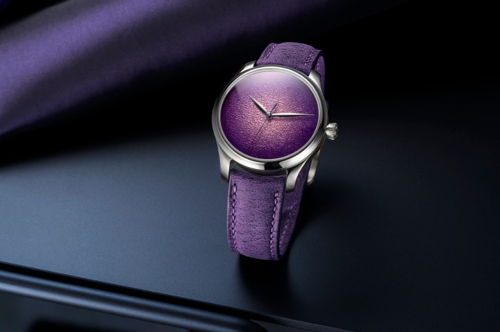 Bild von H. Moser & Cie Endeavour Centre Seconds Concept Purple Enamel