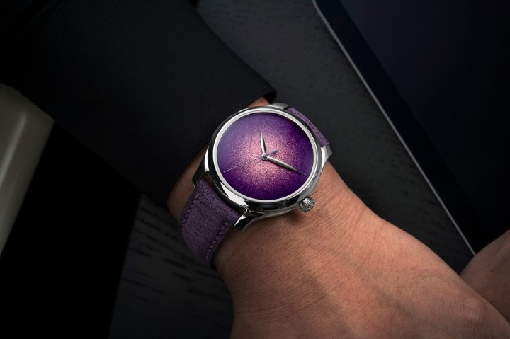 Bild von H. Moser & Cie Endeavour Centre Seconds Concept Purple Enamel