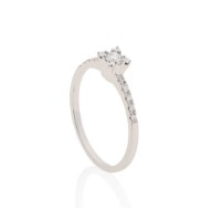 Produktdetails anzeigen - Ring LOEE aus Weißgold mit Diamanten Bild von Ring LOEE aus Weißgold mit Diamanten