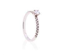 Produktdetails anzeigen - Verlobungsring LOEE aus Weißgold mit Diamanten Bild von Verlobungsring LOEE aus Weißgold mit Diamanten