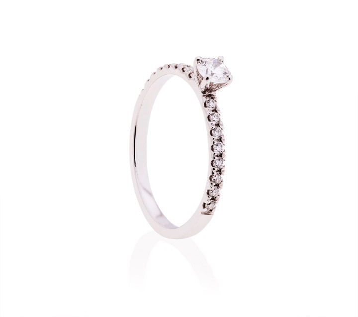 Bild von Verlobungsring LOEE aus Weißgold mit Diamanten