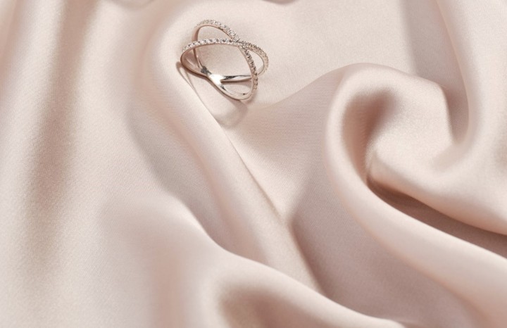 Bild von Ring LOEE Pure aus Weißgold mit Diamanten
