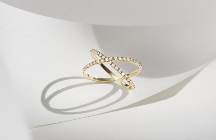 Bild von Ring LOEE Pure aus Gelbgold mit Diamanten
