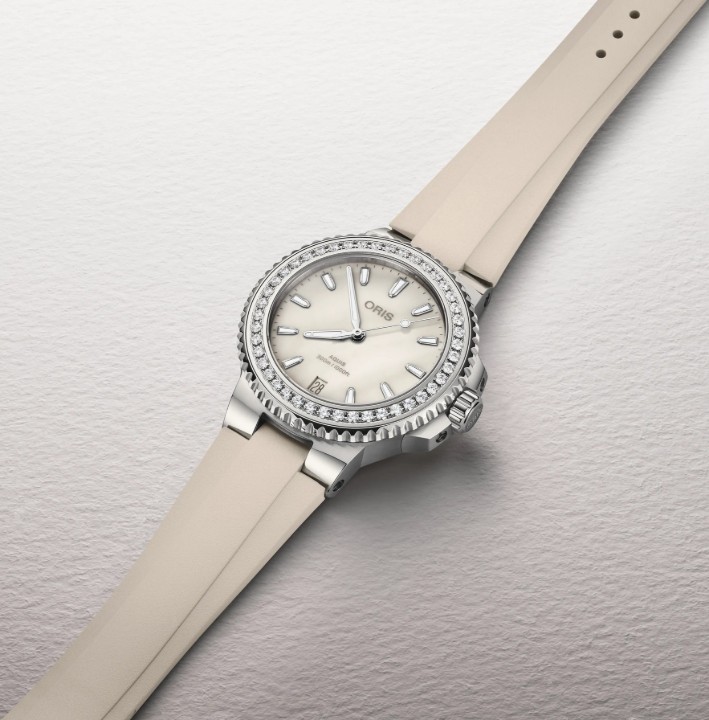 Bild von Oris Aquis Date Diamonds