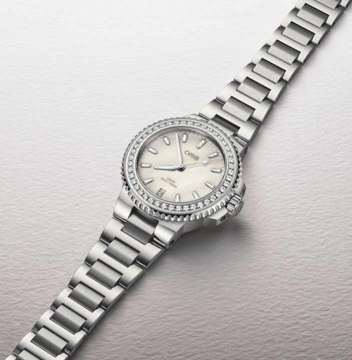 Bild von Oris Aquis Date Diamonds