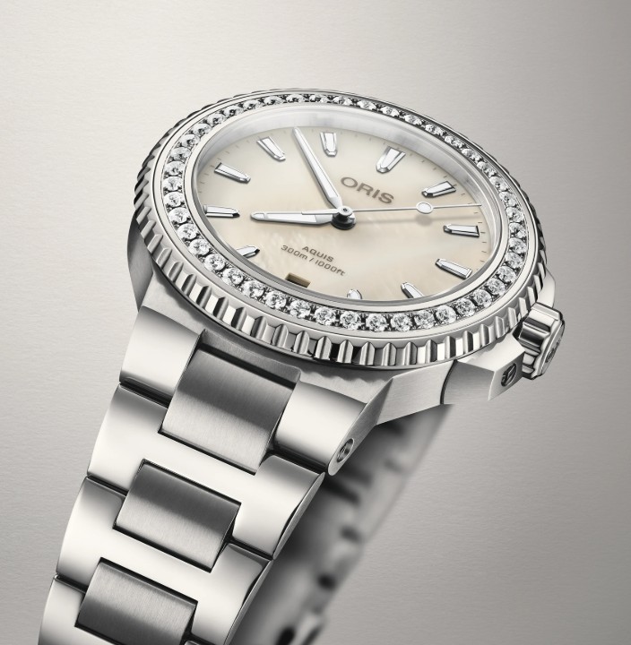 Bild von Oris Aquis Date Diamonds