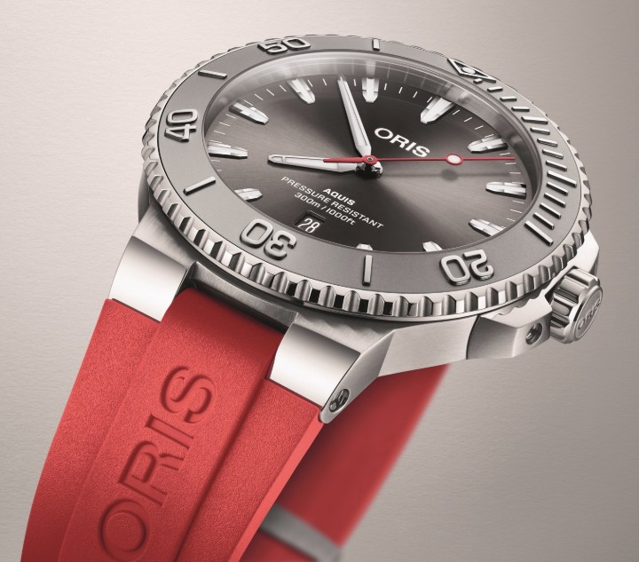 Bild von Oris Aquis Date Relief