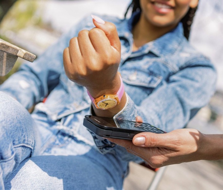 Bild von Swatch Coral Dreams Pay!