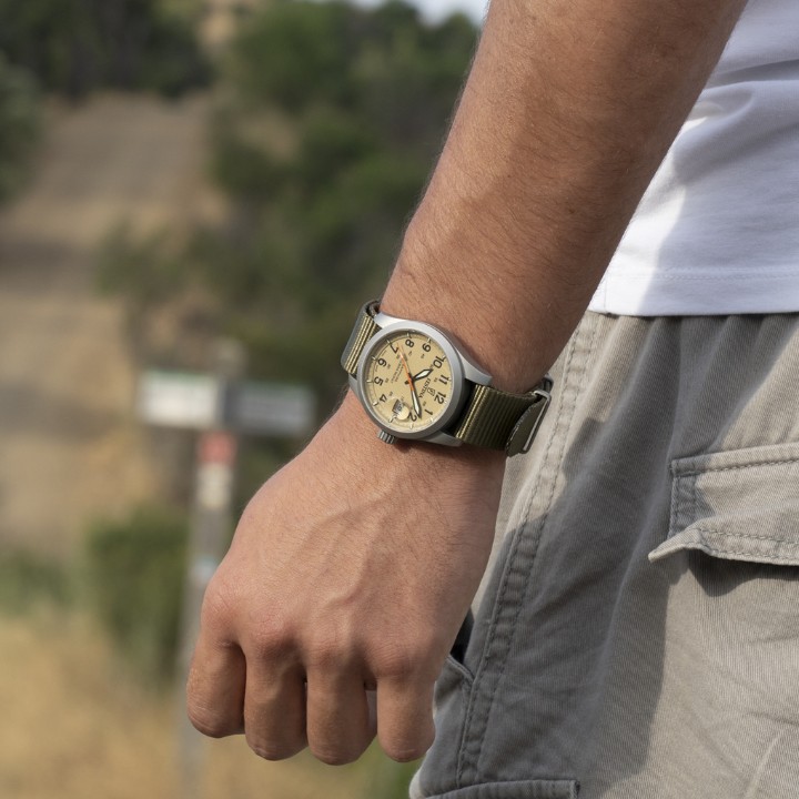 Bild von Festina Swiss Made Field Watch